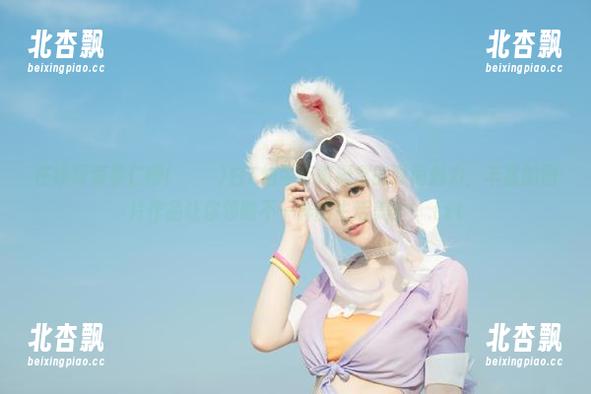 在线探索姜仁卿(강인경)白T恤牛仔裤概念的时尚魅力，丰富的图片作品让你领略不一样的生活美学！.txt