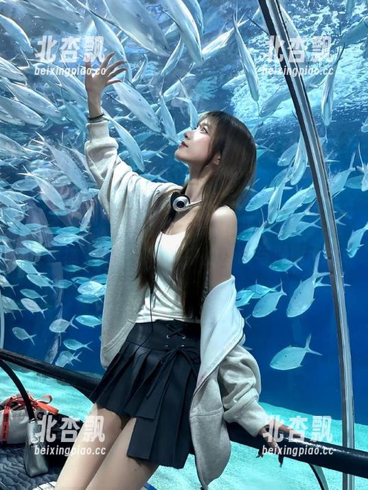 婉柔yyyy 微密圈 - 婉柔yyyy最新作品集发布:透过棉袜,感受她作品中的静谧与深邃.txt