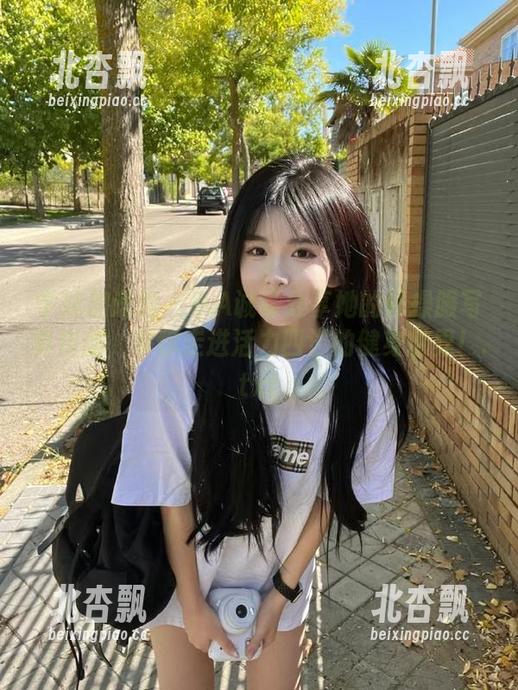 学妹加速跑 - 小A诚挚分享她的体操服写真作品，带你走进活力四溢的健身世界！.txt