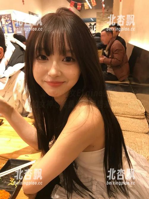 微密圈 - 深入小仙女ELaine的世界：令人陶醉的女神写真集资源强势来袭！.txt