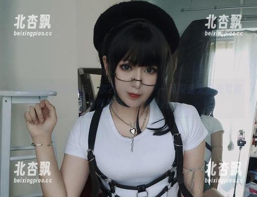 小容仔咕咕咕w与尼尔2B审判官：一起探索无圣光写真原图的奇幻世界.txt