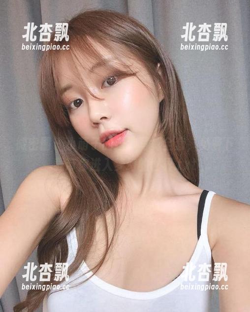 微密圈 - 小萌子的婚纱写真全套，免费下载带你进入梦幻的世界.txt
