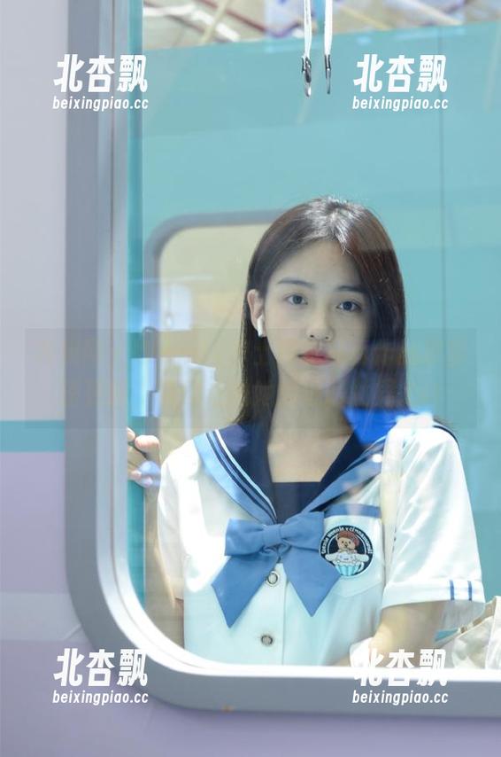 尤果网 - Wendy护士精彩写真作品集重磅更新，带你走进她的温暖世界.txt