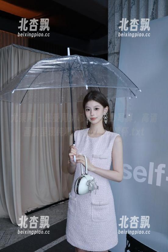 尤果网 - 感受周妍希在线婚纱写真，高清画质呈现纯真浪漫的婚礼情怀.txt