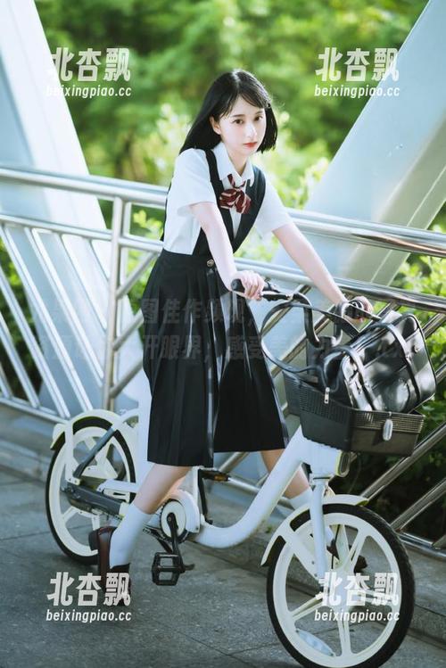 尤果网 - 原图佳作频现，安柔美脚的写真资源让你大开眼界，感受美的力量！.txt