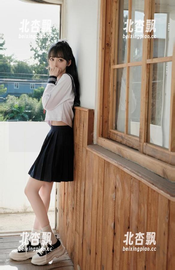 尤果网 - 沈诺馨女友写真作品发布，无圣光捕捉瞬间之美的极致体验.txt