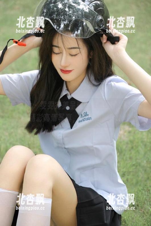 尤果网 - 雯雯完美呈现纯白系列作品，下载精彩高清写真，共享美丽！.txt