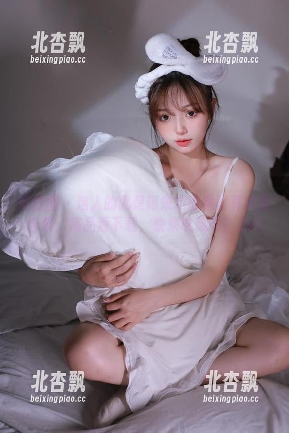 就是阿朱啊 微密圈 - 迷人的就是阿朱啊眼镜写真作品合集:高品质下载,快来收藏吧!.txt