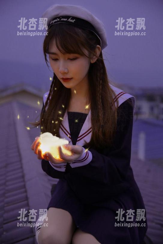 微密圈 - 走进张老师的创作灵感，吉他妹妹的图库作品大揭秘.txt