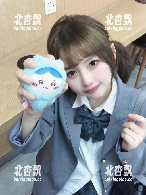微密圈 - 惊艳视觉盛宴：徐莉芝自拍美图免费分享下载.txt