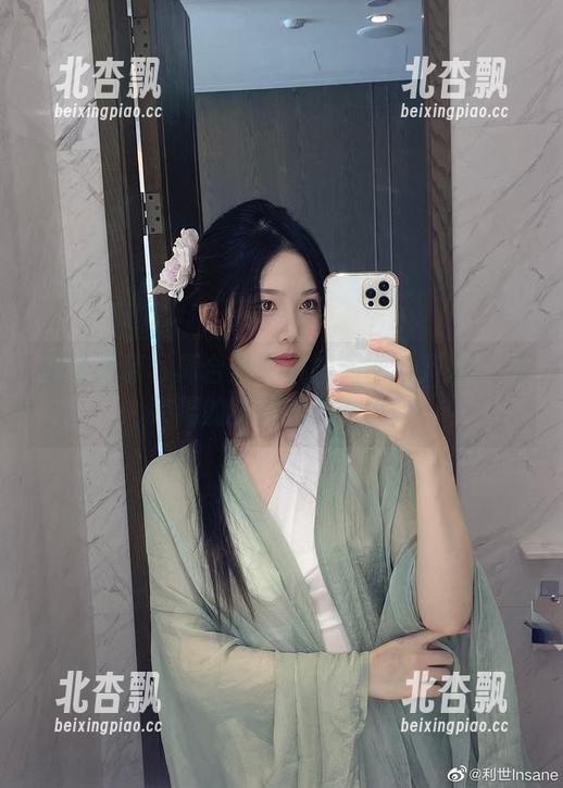 海边泳装写真合集：抖娘利世与抖娘、不呆猫的美图新发布.txt