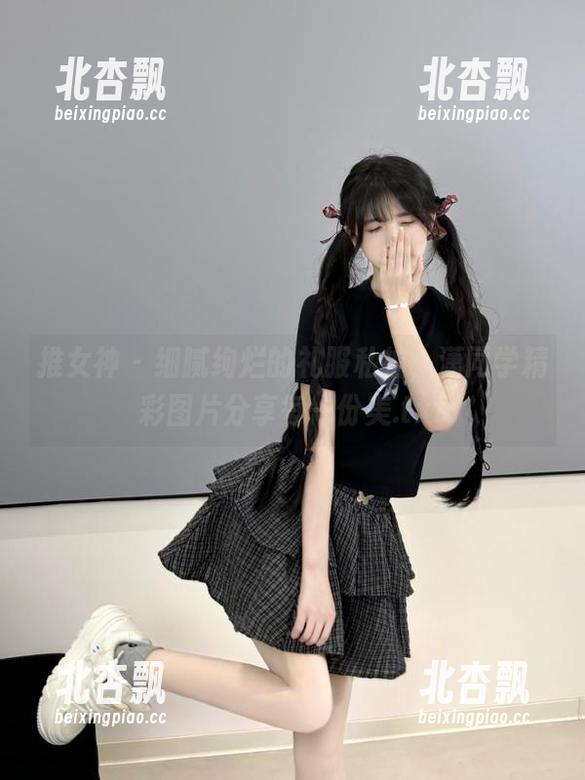 推女神 - 细腻绚烂的礼服私拍，潇同学精彩图片分享每一份美.txt