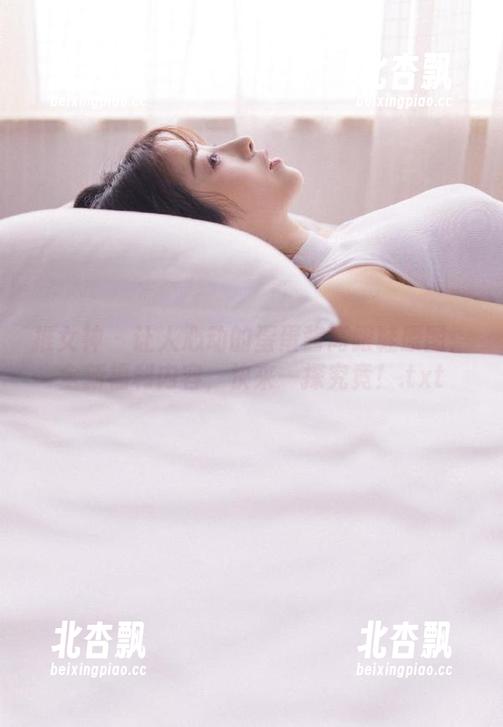 推女神 - 让人心动的蛋蛋酱高跟鞋原图：全新福利内容，快来一探究竟！.txt