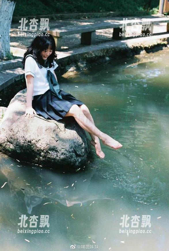 推女神 - 私拍连衣裙作品集：赵伊彤带你体验不一样的时尚之旅.txt