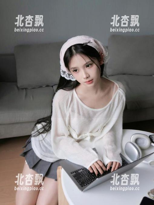 推女神 - 展现陈嘉嘉Tiffany的甜美清纯气质，幼教白领OL图册让你眼前一亮.txt