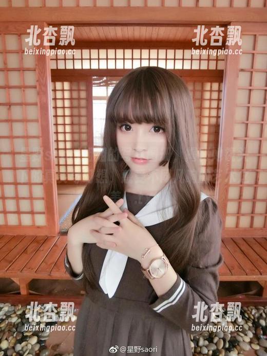 星野saori姐姐的写真图册，揭秘她镜头下的真实与幻想，感受不同凡响的艺术之美！.txt