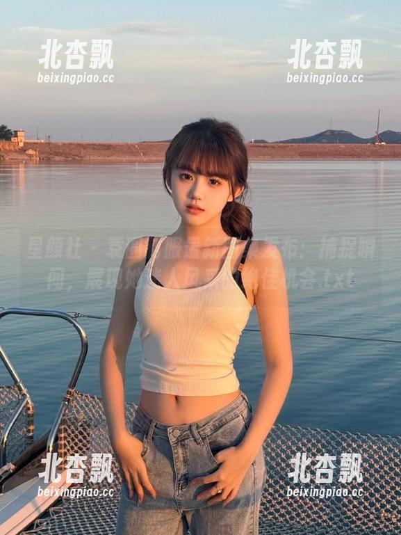 星颜社 - 袁圆制服最新图集发布：捕捉瞬间，展现她迷人风采的绝佳机会.txt