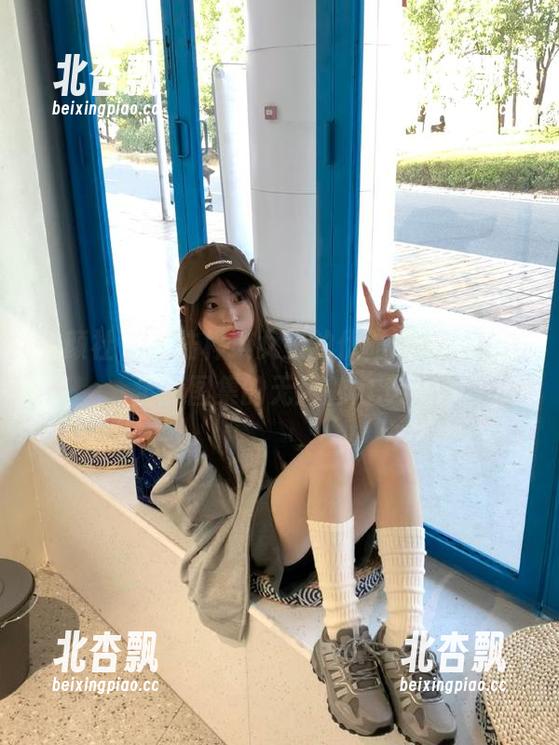 星颜社 - 与陆梓琪女王的优雅同行，分享全新图集的无尽魅力.txt