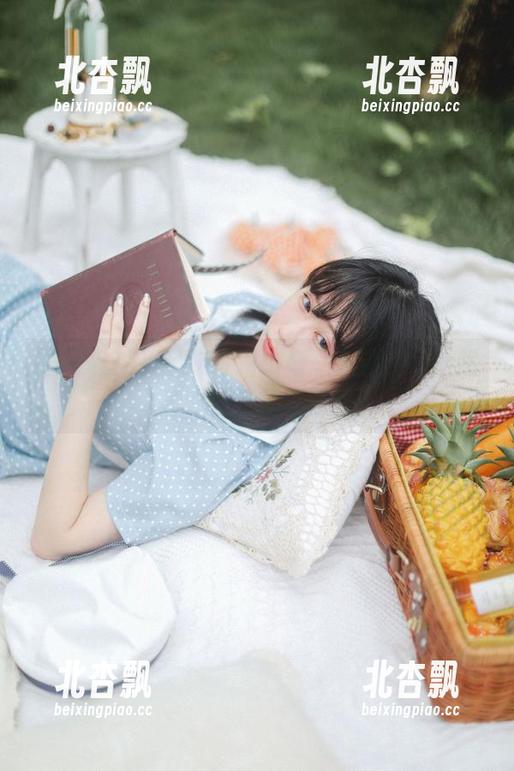 是依酱吖的七夕特辑：每一张镂空cos照片的背后情感.txt