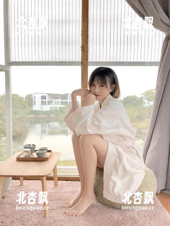 果团网最新更新：少女写真让你感受纯真与美丽.txt
