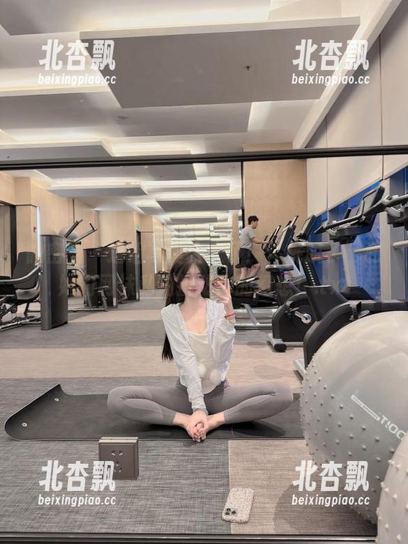 微密圈 - 这组写真太火了！“桃脱了”和她的网袜私拍挑动你的幻想！.txt