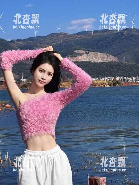 森萝财团 - 免费欣赏小樱“温柔”主题写真，原图让你一饱眼福！.txt
