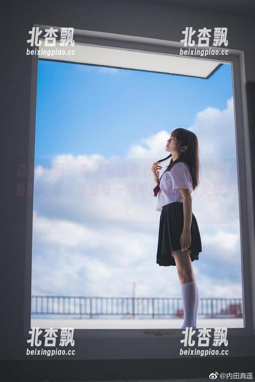 森萝财团 - 高清在线观看小满的《圣诞》系列写真，享受每一帧中的美丽与灵感.txt
