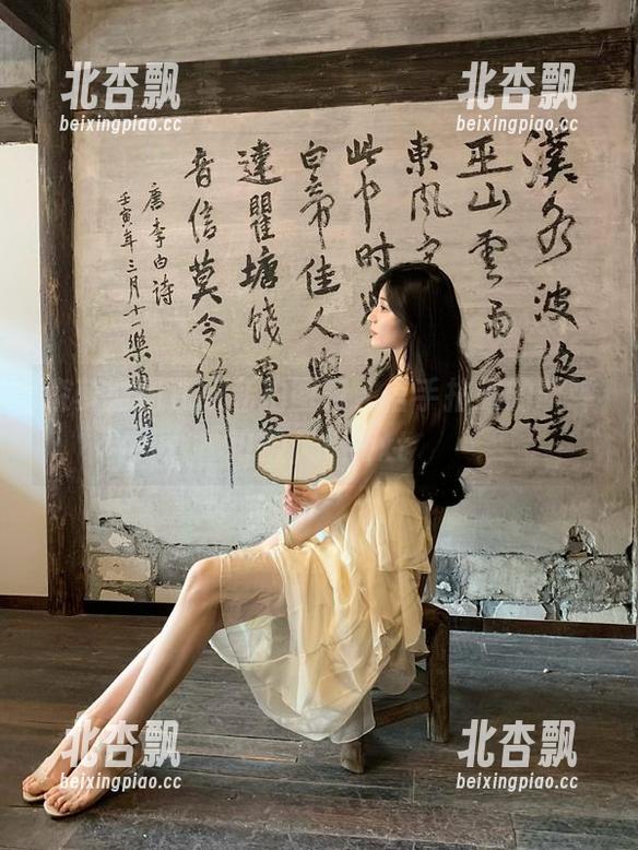 森萝财团独家私拍图包，信手拈来的吹弹可破风情.txt