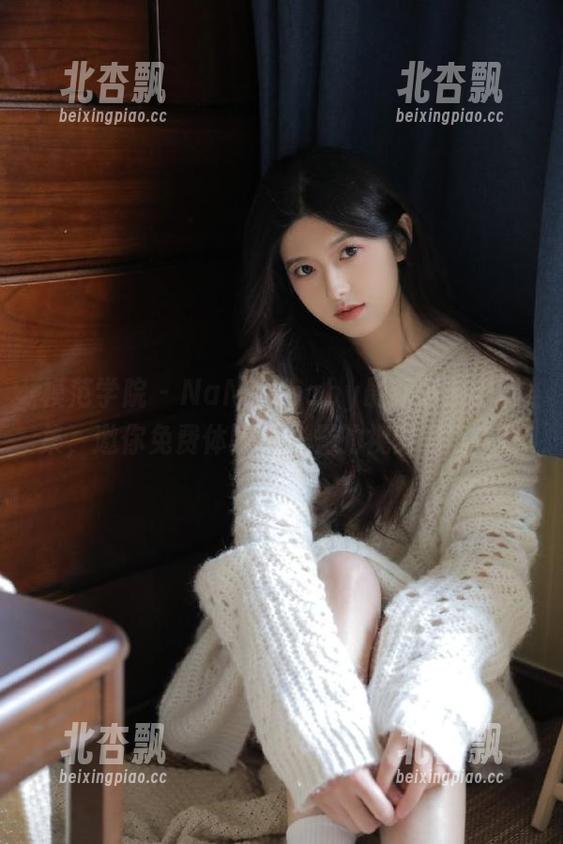 模范学院 - NaNa_baby最新制服作品集，邀你免费体验不一样的视觉盛宴.txt