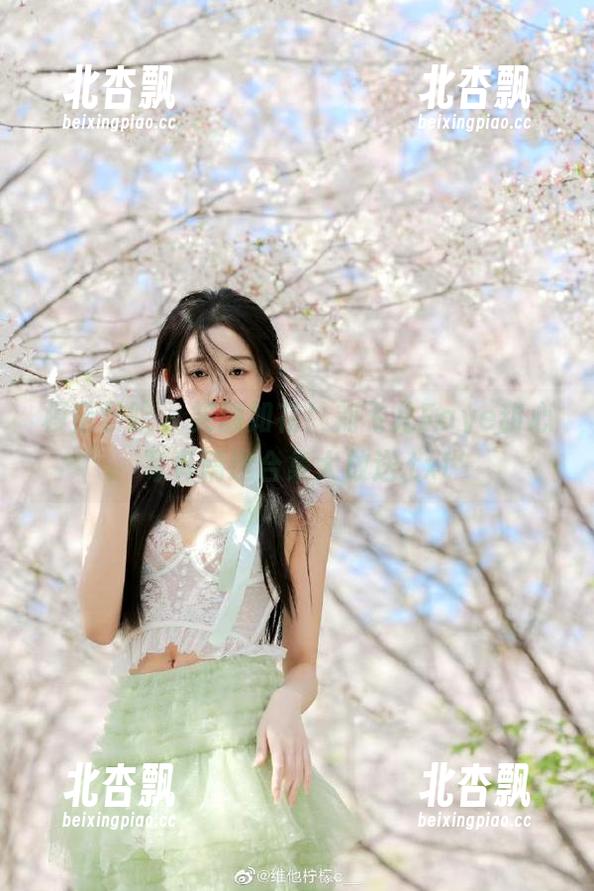 模范学院 - 笑颜如花！刘飞儿Faye甜心写真精选合集大放送.txt
