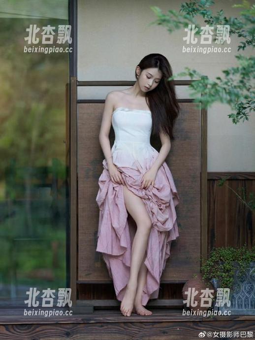 模范学院 - 体验南晓梦精心创作的女孩写真作品，绝对是一个不容错过的免费视觉享受，快来一起欣赏吧！.txt