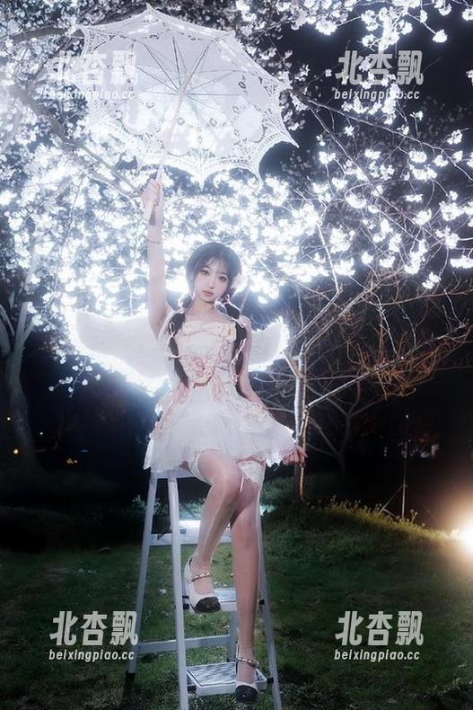 模范学院 - 发现奈美nana空姐的迷人时刻，精彩图片分享等你来！.txt