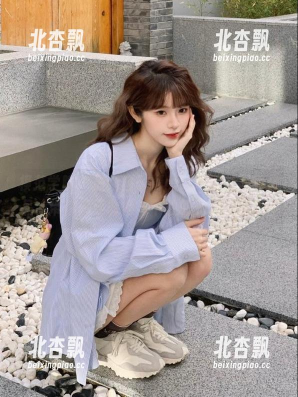 模范学院 - 最新白子嫣nicky网袜写真作品，带你感受时尚与个性的无限可能.txt