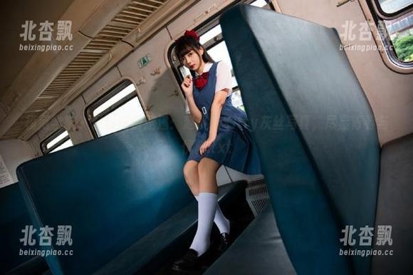 模范学院 - 最新图包速递：赵小米Kitty灰丝写真，尽显青春与优雅.txt