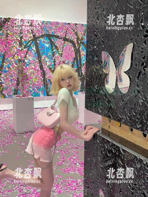 爱蜜社 - 芝芝Booty的婚纱原图精选：在指尖绽放的浪漫与优雅.txt