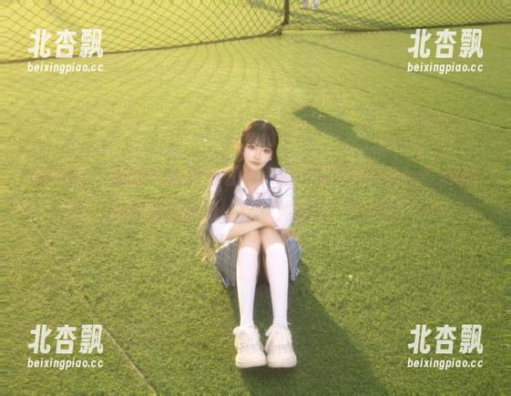 爱蜜社 - 温柔气息弥漫在每一幅“赵小米Kitty”原图中：为你精选壁纸，记录她的动人瞬间。.txt