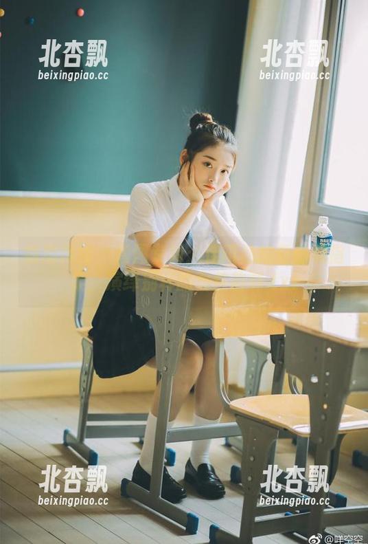 物恋传媒 - 套图专辑：佳琪私拍青丝绕指柔，演绎别样的女性韵味.txt