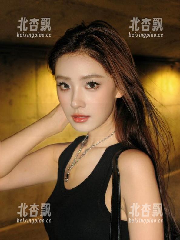 物恋传媒 - 欣赏菜菜的写真合集：胶带绑脚踝老头乐带你体验新奇剧情.txt
