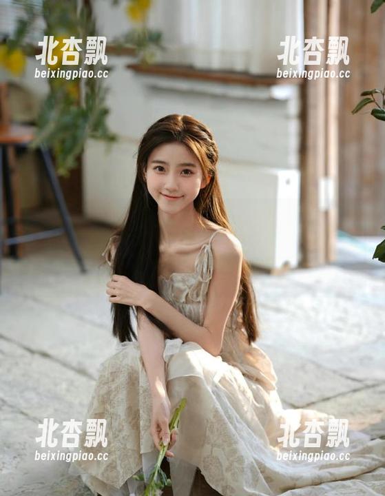 清新校园风！白莉爱吃巧克力最新写真作品更新，原图尽在分享中等你来欣赏！.txt