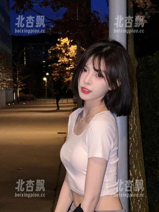 微密圈 - 白龙猫女短裤摄影作品集：丰富视觉资源带来的美感享受.txt