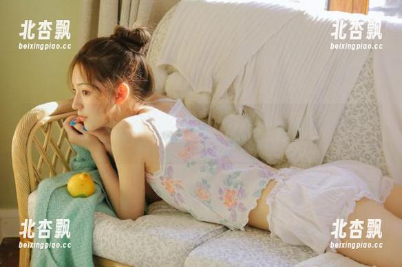 白龙猫女 微密圈 - 解锁白龙猫女神秘的秘密套图,分享她在摄影中展现的多重魅力与风格变化!.txt