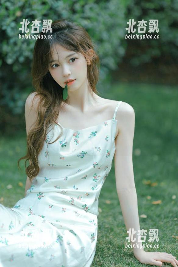 微密圈 - 万众期待！白龙猫女最新牛奶长靴套图，带你感受时尚与艺术的结合。.txt