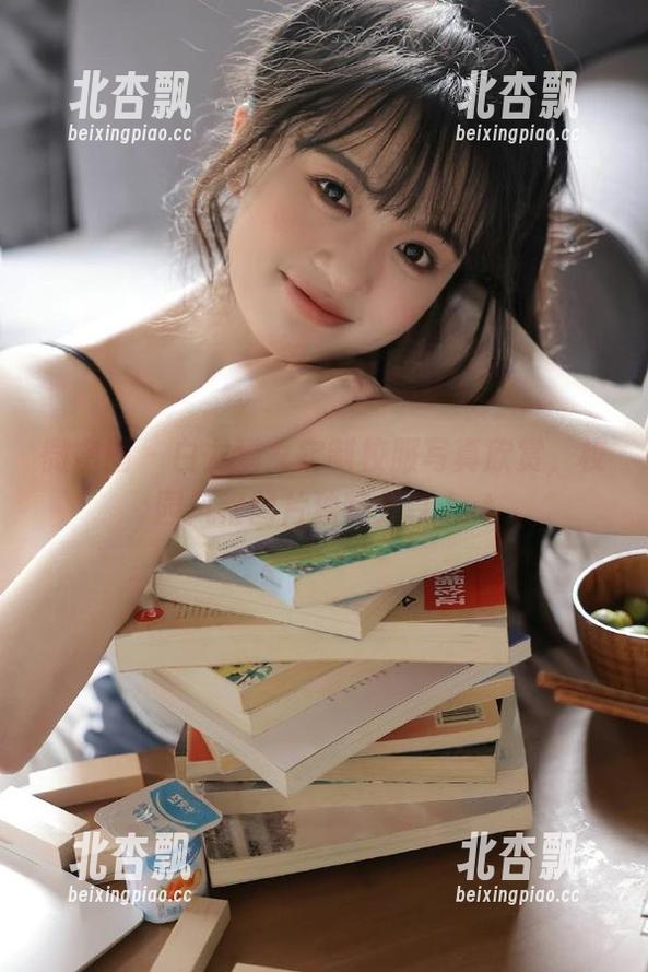 微密圈 - 白龙猫女定制校服写真欣赏，校园风格图片独特分享.txt