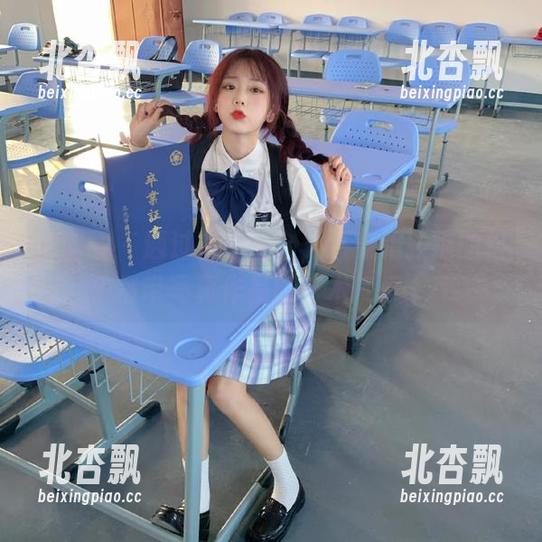 微密圈 - 通过在线平台，感受相扑猫的格子吊带写真作品的艺术气息.txt