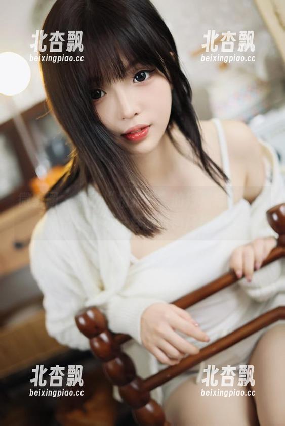 微密圈 - 探索“相扑猫”的短裙写真：图片中展现不一样的时尚风格.txt