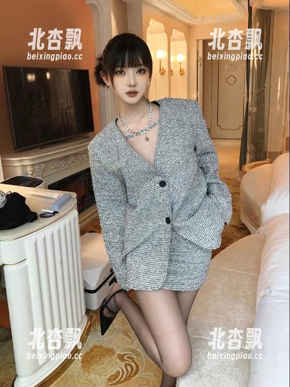 秀人网 - 不能错过！“tina_甜仔御姐”无圣光原图让我们一起感受美.txt