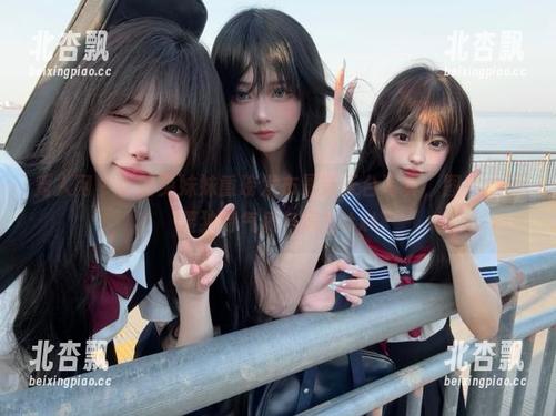 秀人网 - 你的兔妹妹重磅发布最新天台写真，图库中尽显独特气质与风格.txt