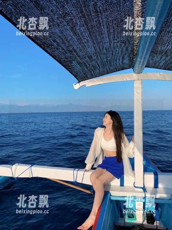 秀人网 - 海边的故事：刘婷婷最新作品集将你带入梦幻摄影之旅.txt
