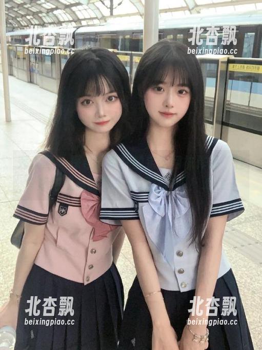 秀人网 - 探寻叶梦轩的定制网袜作品，性感与优雅的完美碰撞在这里！.txt