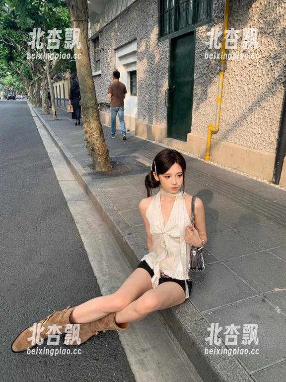 秀人网-姚若兮vay 秀人网 - 走进姚若兮vay的全套写真剧情,感受非凡魅力,赶紧下载查看吧!.txt